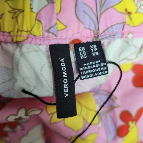 Vero Moda Women's High Waisted Shorts Size XS Pink Floral 100% Cotton Pockets - Picture 4 of 10